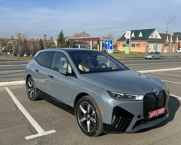 Сірий БМВ iX, об'ємом двигуна 0 л та пробігом 37 тис. км за 54900 $, фото 1 на Automoto.ua