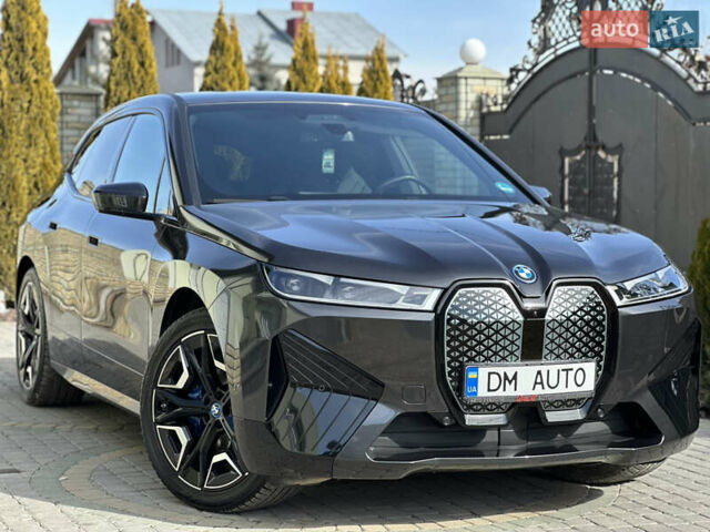 Серый БМВ iX, объемом двигателя 0 л и пробегом 30 тыс. км за 47700 $, фото 1 на Automoto.ua