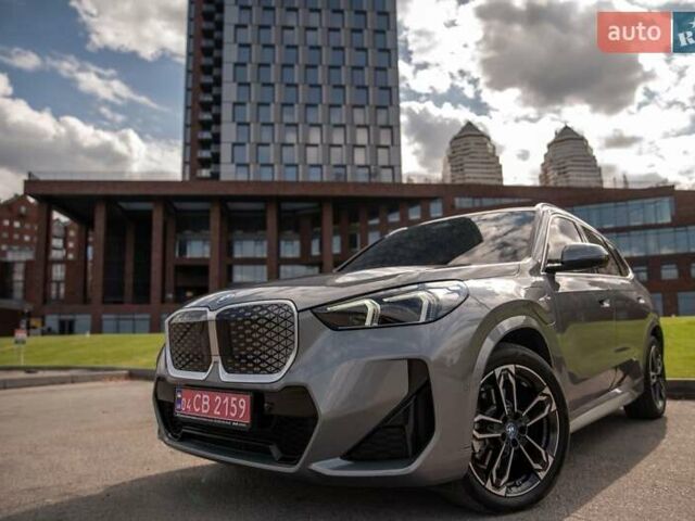 Серый БМВ iX, объемом двигателя 0 л и пробегом 4 тыс. км за 36000 $, фото 1 на Automoto.ua