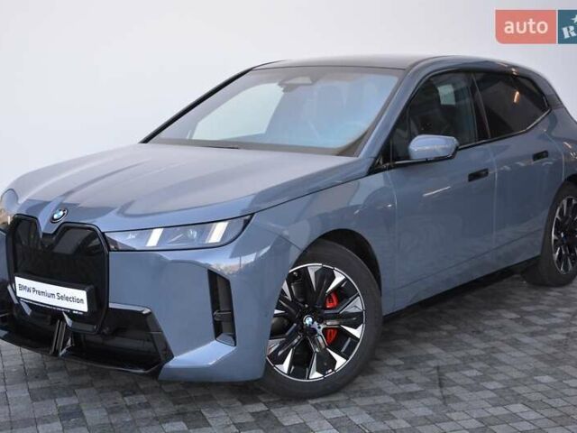 Серый БМВ iX, объемом двигателя 0 л и пробегом 3 тыс. км за 100390 $, фото 1 на Automoto.ua