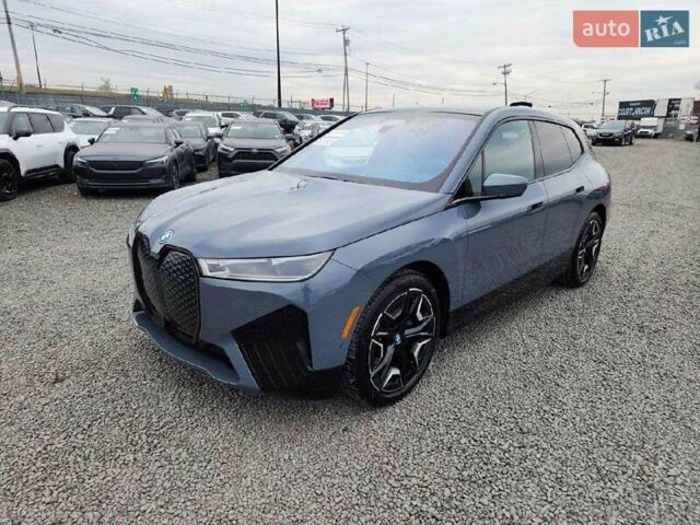 Синій БМВ iX, об'ємом двигуна 0 л та пробігом 1 тис. км за 92990 $, фото 1 на Automoto.ua