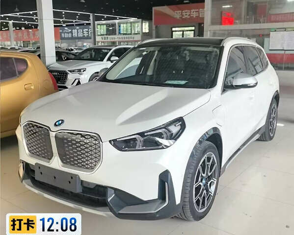 Білий БМВ iX1, об'ємом двигуна 0 л та пробігом 27 тис. км за 25000 $, фото 1 на Automoto.ua