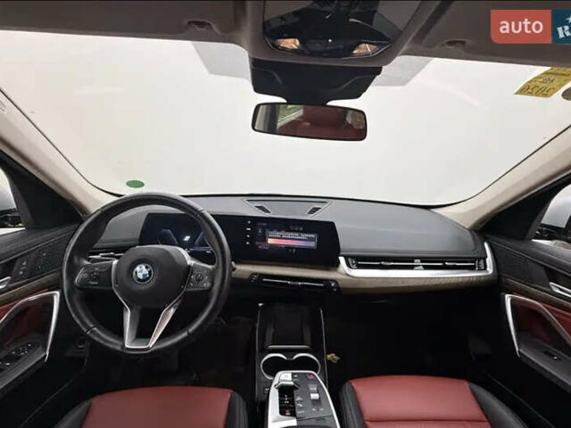 Белый БМВ iX1, объемом двигателя 0 л и пробегом 19 тыс. км за 25500 $, фото 1 на Automoto.ua