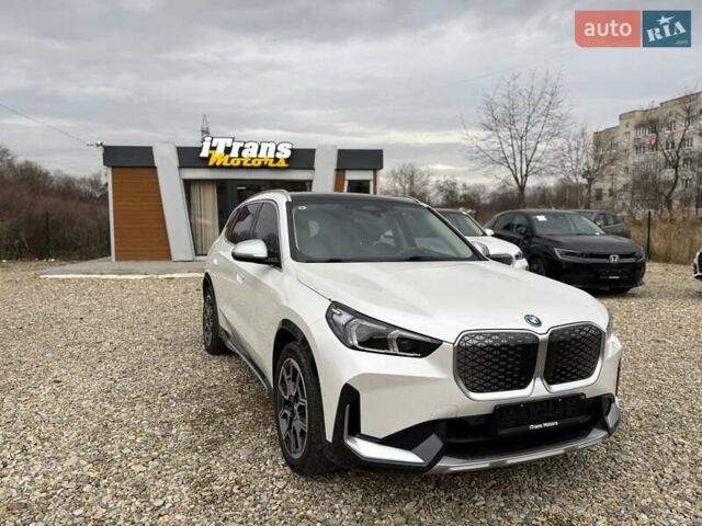 Белый БМВ iX1, объемом двигателя 0 л и пробегом 33 тыс. км за 28000 $, фото 1 на Automoto.ua
