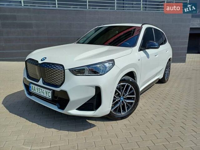 Белый БМВ iX1, объемом двигателя 0 л и пробегом 10 тыс. км за 39700 $, фото 1 на Automoto.ua