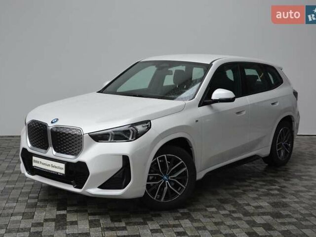 Белый БМВ iX1, объемом двигателя 0 л и пробегом 9 тыс. км за 43653 $, фото 1 на Automoto.ua