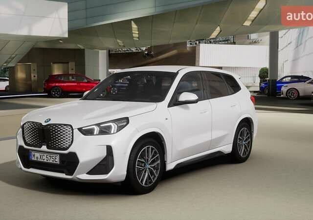 Белый БМВ iX1, объемом двигателя 0 л и пробегом 2 тыс. км за 50149 $, фото 1 на Automoto.ua