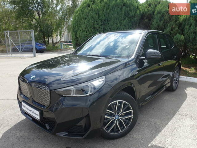 Черный БМВ iX1, объемом двигателя 0 л и пробегом 5 тыс. км за 44537 $, фото 1 на Automoto.ua
