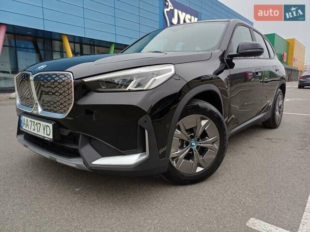 Чорний БМВ iX1, об'ємом двигуна 0 л та пробігом 7 тис. км за 38900 $, фото 1 на Automoto.ua