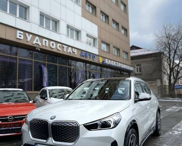 БМВ iX1, объемом двигателя 0 л и пробегом 1 тыс. км за 35499 $, фото 1 на Automoto.ua