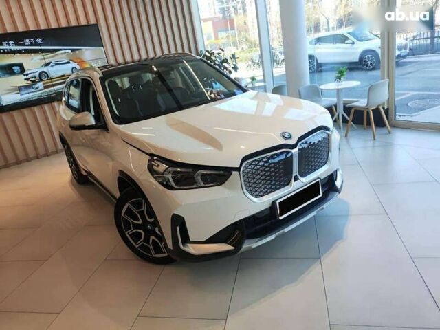 БМВ iX1, объемом двигателя 0 л и пробегом 5 тыс. км за 28000 $, фото 1 на Automoto.ua