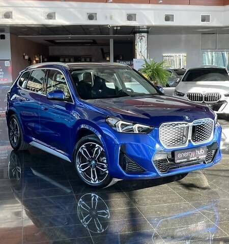 Синий БМВ iX1, объемом двигателя 0 л и пробегом 3 тыс. км за 33000 $, фото 1 на Automoto.ua