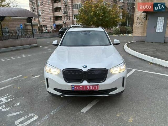 Белый БМВ iX3, объемом двигателя 0 л и пробегом 154 тыс. км за 28900 $, фото 1 на Automoto.ua