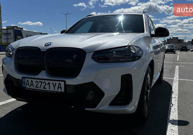 Белый БМВ iX3, объемом двигателя 0 л и пробегом 36 тыс. км за 42000 $, фото 1 на Automoto.ua