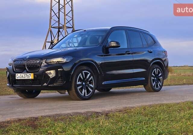 Черный БМВ iX3, объемом двигателя 0 л и пробегом 50 тыс. км за 41850 $, фото 1 на Automoto.ua