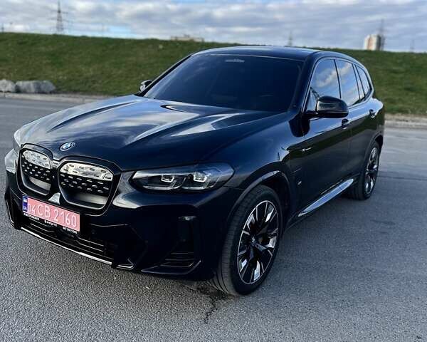 Черный БМВ iX3, объемом двигателя 0 л и пробегом 10 тыс. км за 40000 $, фото 1 на Automoto.ua