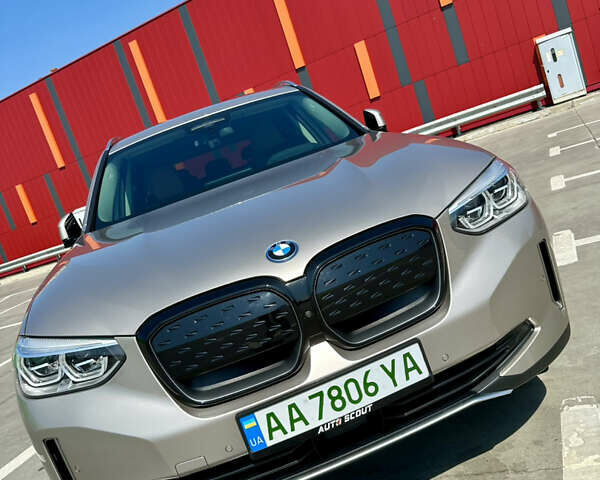 Серый БМВ iX3, объемом двигателя 0 л и пробегом 57 тыс. км за 34900 $, фото 1 на Automoto.ua