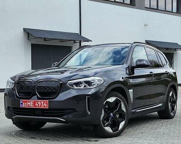 Серый БМВ iX3, объемом двигателя 0 л и пробегом 174 тыс. км за 27800 $, фото 1 на Automoto.ua