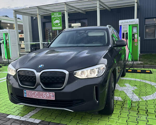 Серый БМВ iX3, объемом двигателя 0 л и пробегом 133 тыс. км за 34999 $, фото 1 на Automoto.ua