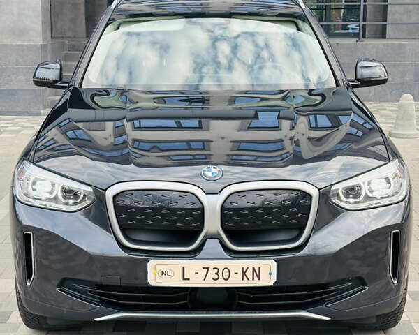 Серый БМВ iX3, объемом двигателя 0 л и пробегом 133 тыс. км за 35500 $, фото 1 на Automoto.ua