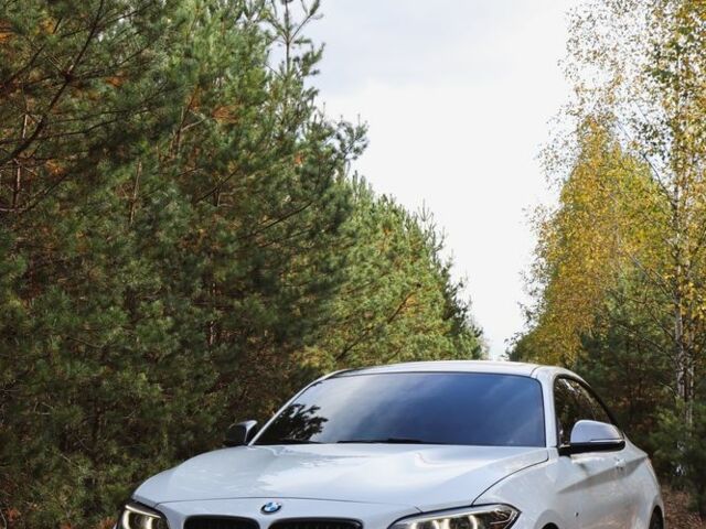 Білий БМВ m240i, об'ємом двигуна 3 л та пробігом 103 тис. км за 26700 $, фото 1 на Automoto.ua