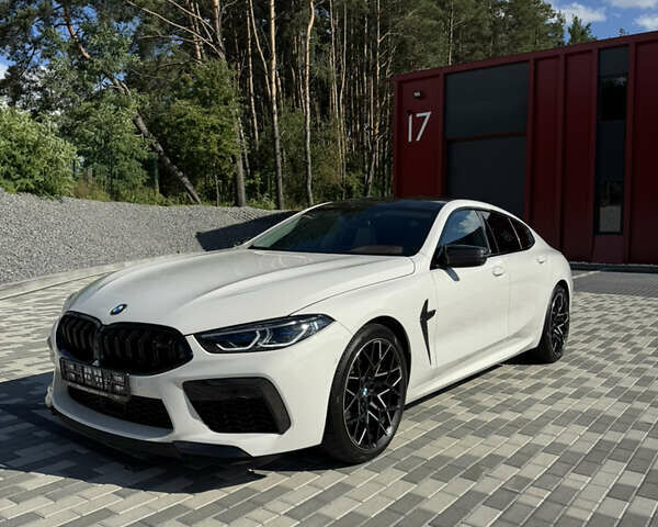 Белый БМВ M8 Gran Coupe, объемом двигателя 4.39 л и пробегом 10 тыс. км за 135000 $, фото 1 на Automoto.ua