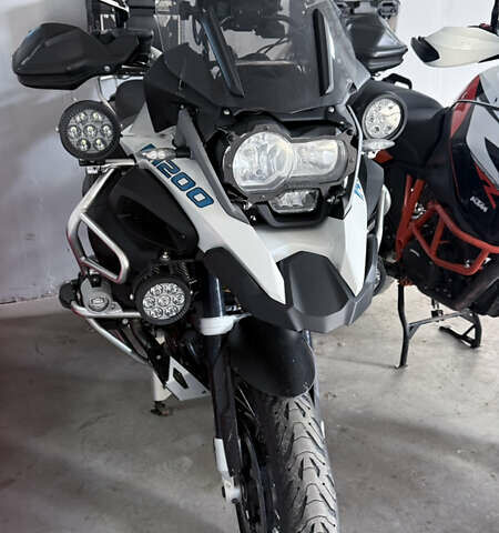 БМВ R 1200GSA, объемом двигателя 1.2 л и пробегом 74 тыс. км за 15000 $, фото 1 на Automoto.ua