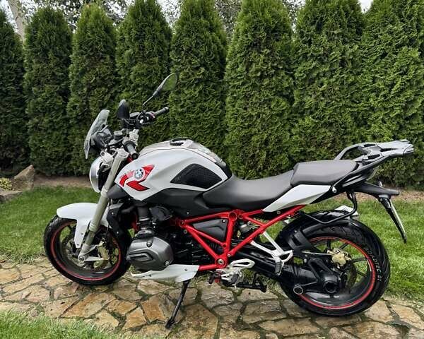 БМВ R 1200R, объемом двигателя 0 л и пробегом 5 тыс. км за 7000 $, фото 1 на Automoto.ua