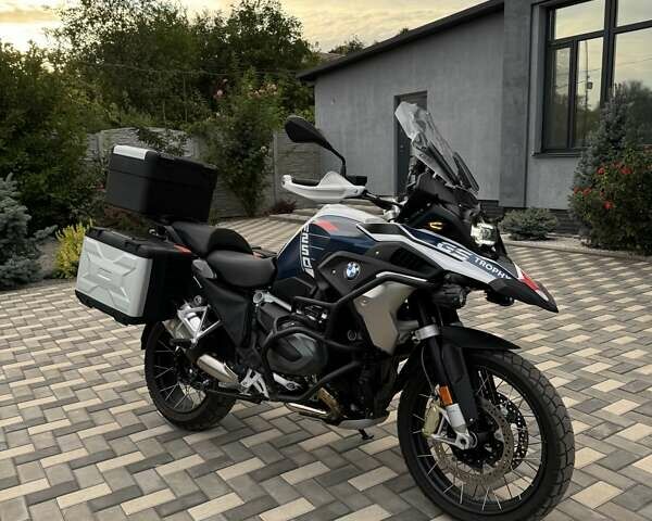 Синий БМВ R 1250GS, объемом двигателя 1.25 л и пробегом 5 тыс. км за 25000 $, фото 1 на Automoto.ua