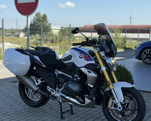 БМВ R 1250R, объемом двигателя 1.2 л и пробегом 10 тыс. км за 18000 $, фото 1 на Automoto.ua