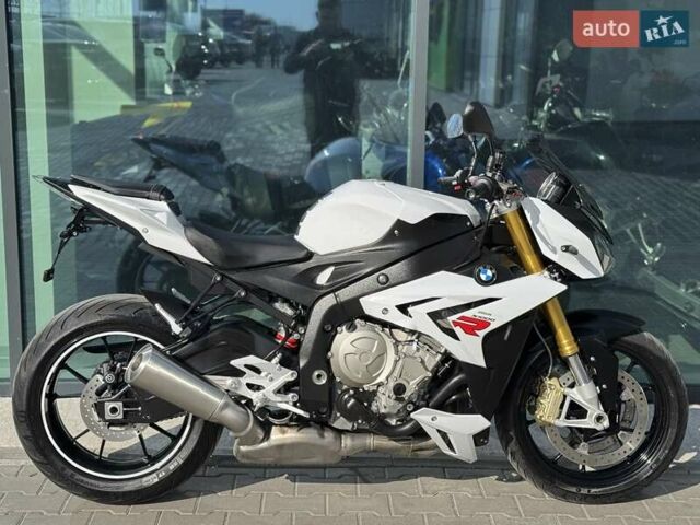 Белый БМВ S 1000R, объемом двигателя 1 л и пробегом 17 тыс. км за 12499 $, фото 1 на Automoto.ua