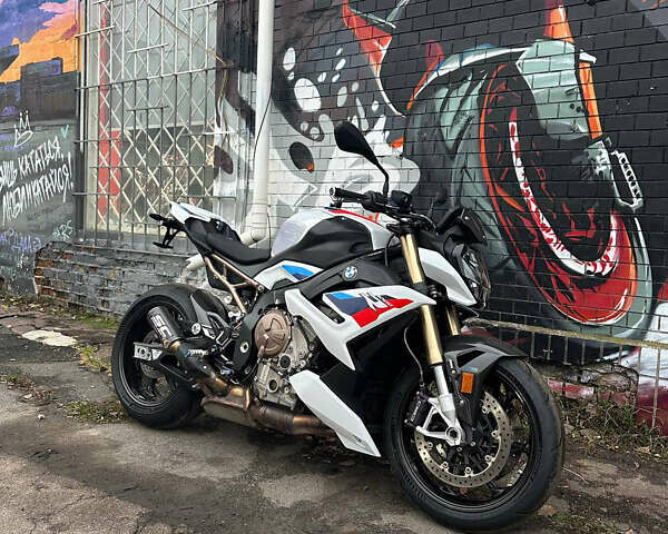 БМВ S 1000R, объемом двигателя 0 л и пробегом 19 тыс. км за 19000 $, фото 1 на Automoto.ua
