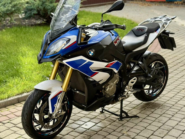 Белый БМВ S 1000XR, объемом двигателя 1 л и пробегом 28 тыс. км за 15700 $, фото 1 на Automoto.ua