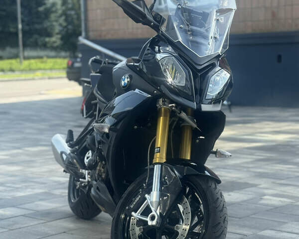 Черный БМВ S 1000XR, объемом двигателя 1 л и пробегом 27 тыс. км за 14500 $, фото 1 на Automoto.ua