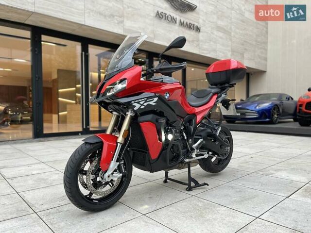 Красный БМВ S 1000XR, объемом двигателя 1 л и пробегом 5 тыс. км за 20800 $, фото 1 на Automoto.ua