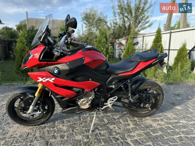 Красный БМВ S 1000XR, объемом двигателя 1 л и пробегом 22 тыс. км за 4300 $, фото 1 на Automoto.ua