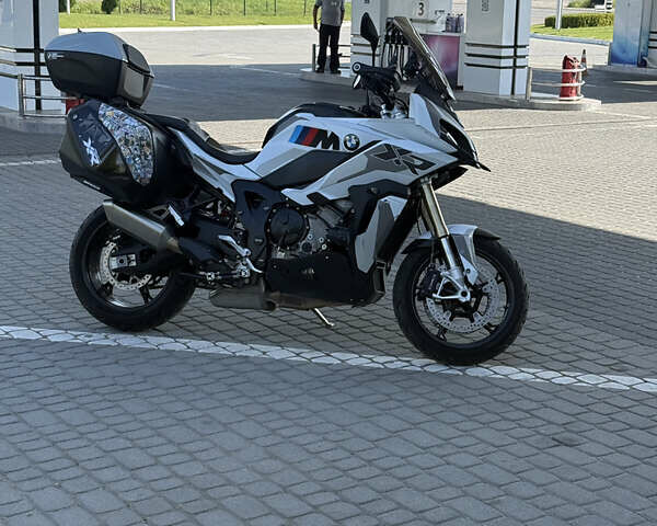 БМВ S 1000XR, объемом двигателя 0 л и пробегом 44 тыс. км за 15000 $, фото 1 на Automoto.ua