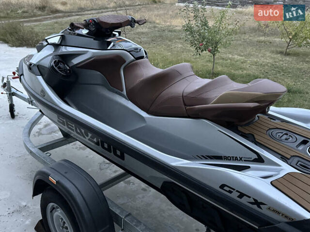 Серый БРП ГТХ, объемом двигателя 0 л и пробегом 51 тыс. км за 20000 $, фото 1 на Automoto.ua