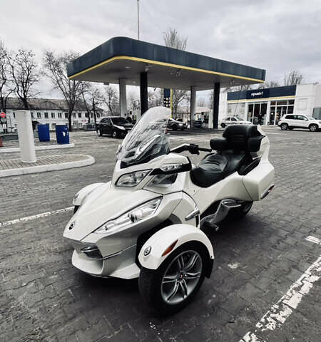 Белый БРП Спайдер, объемом двигателя 1 л и пробегом 51 тыс. км за 12000 $, фото 1 на Automoto.ua