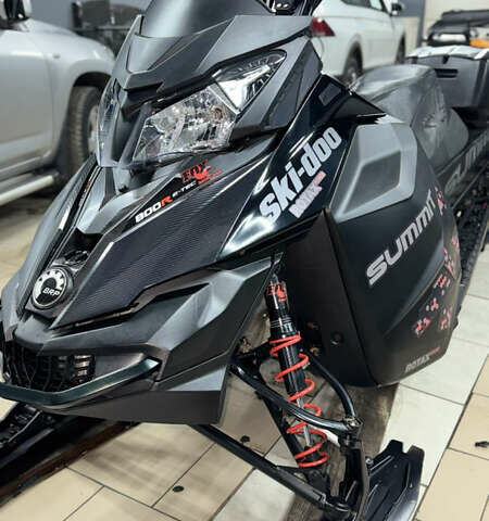 Черный БРП Суммит, объемом двигателя 0.8 л и пробегом 1 тыс. км за 8500 $, фото 1 на Automoto.ua