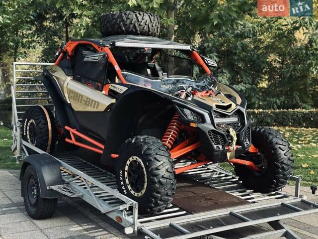 Красный БРП Maverick X3, объемом двигателя 0.9 л и пробегом 4 тыс. км за 22499 $, фото 1 на Automoto.ua