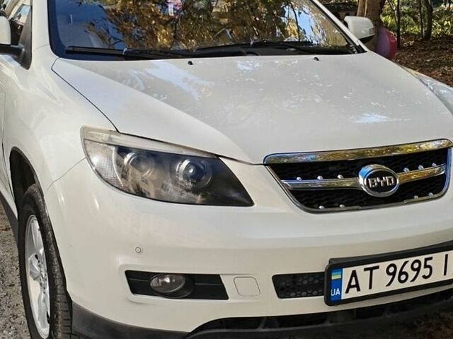 Білий БІД С6, об'ємом двигуна 2.4 л та пробігом 217 тис. км за 4175 $, фото 1 на Automoto.ua