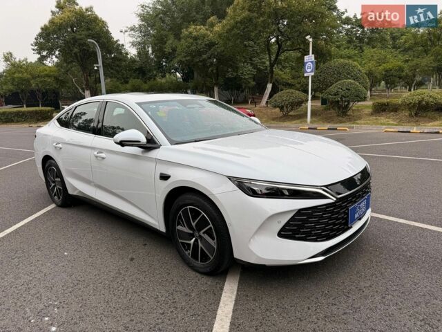Білий БІД Qin L, об'ємом двигуна 1.5 л та пробігом 1 тис. км за 23500 $, фото 1 на Automoto.ua