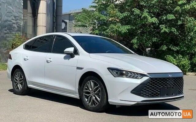 Белый БИД Qin Plus, объемом двигателя 0 л и пробегом 1 тыс. км за 28300 $, фото 1 на Automoto.ua