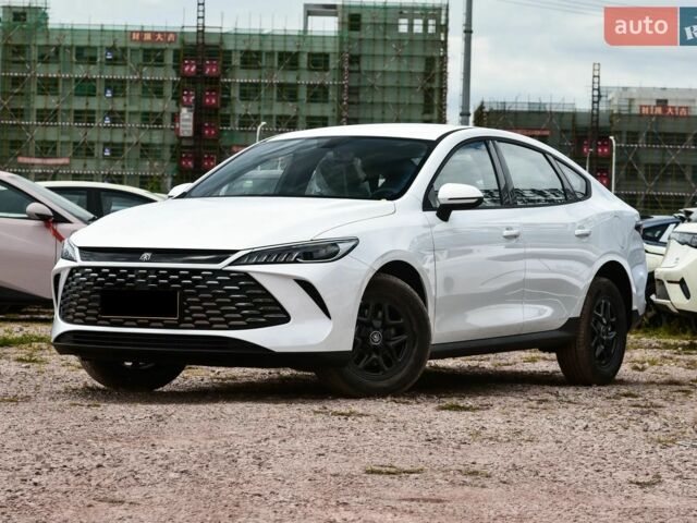 Белый БИД Qin Plus, объемом двигателя 1.5 л и пробегом 3 тыс. км за 17900 $, фото 1 на Automoto.ua
