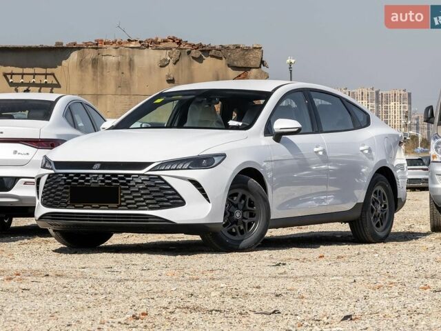 Білий БІД Qin Plus, об'ємом двигуна 1.5 л та пробігом 3 тис. км за 17900 $, фото 1 на Automoto.ua