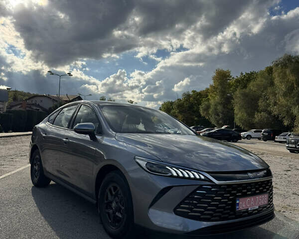 Серый БИД Qin Plus, объемом двигателя 1.5 л и пробегом 1 тыс. км за 19500 $, фото 1 на Automoto.ua