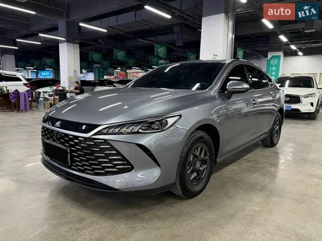 Серый БИД Qin Plus, объемом двигателя 1.5 л и пробегом 3 тыс. км за 20500 $, фото 1 на Automoto.ua