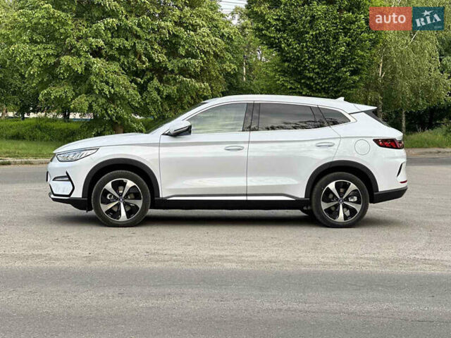 Білий БІД Song Plus, об'ємом двигуна 0 л та пробігом 42 тис. км за 25000 $, фото 1 на Automoto.ua