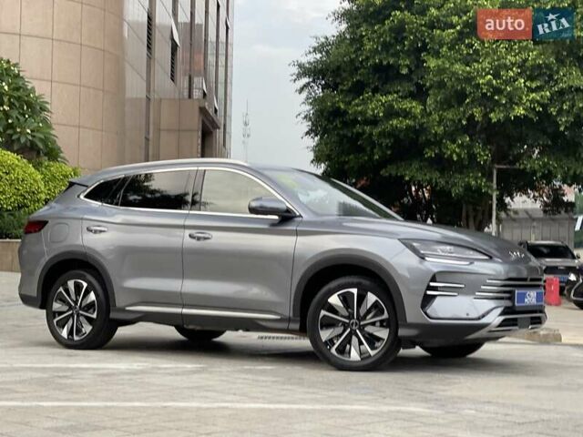 Серый БИД Song Plus, объемом двигателя 1.5 л и пробегом 3 тыс. км за 29700 $, фото 1 на Automoto.ua